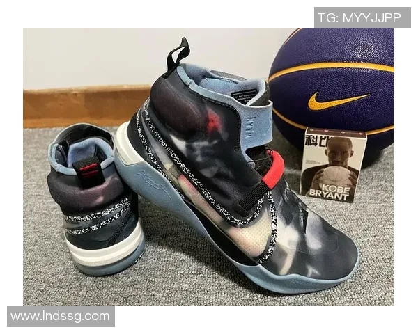 球星常穿的足球鞋品牌与款式分析助你了解专业球员选择的秘密