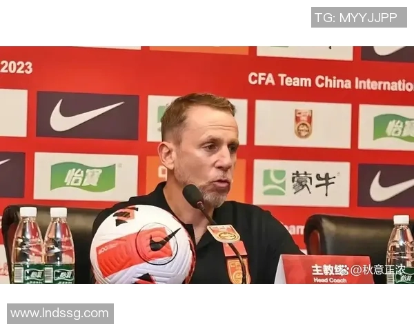 篮球运动员神似足球巨星 两者面容相似引发球迷热议